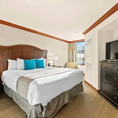 Cozy Fireplace Suite at Everline Resort, Tahoe no resort fee