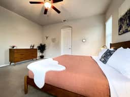 One Story, Pet & Family Friendly, Fireplace