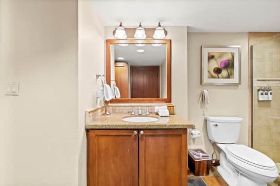 6th Floor Fireplace Suite