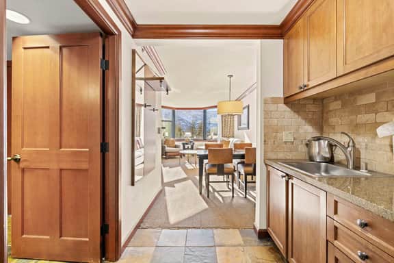 Alpine King Retreat - No Resort Fees in July