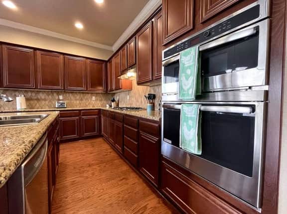 One Story, Pet & Family Friendly, Fireplace